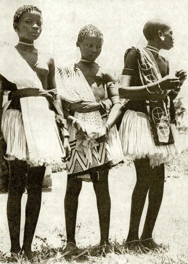 Giriyama Girls in ceremonial attire. webAfriqa - Semantic Africa Giriyama Girls in ceremonial attire